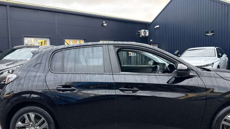 Peugeot 208 1.2 PureTech Active Premium + 5dr Petrol Hatchback